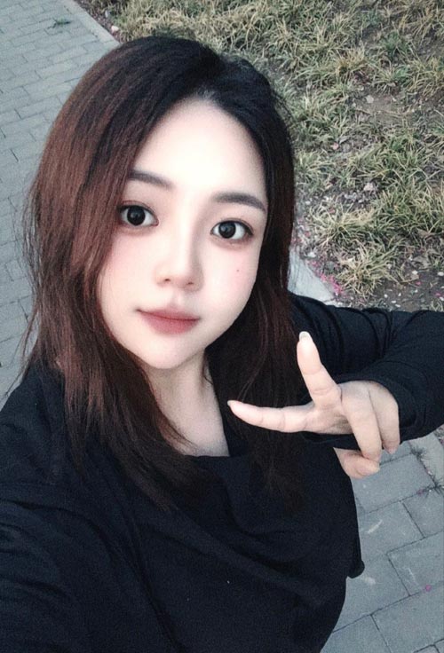 北京大悦城童颜巨乳小妞,服务爽玩的开