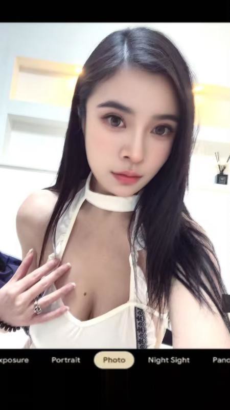 上海大波翘臀小姐姐