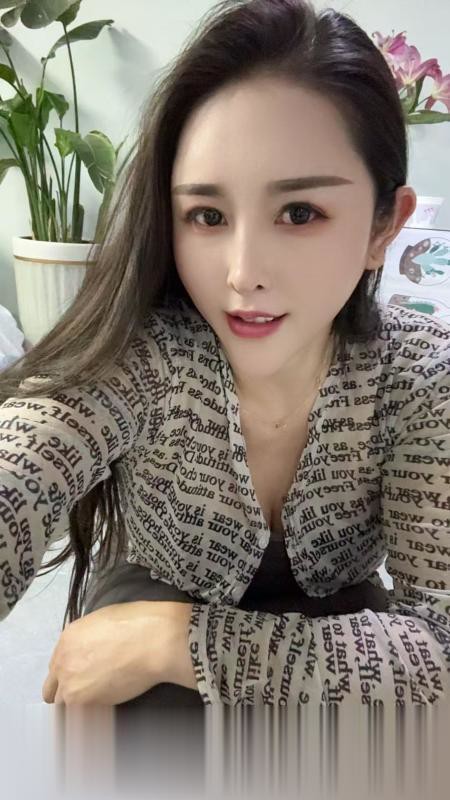 云南-昆明巨乳骚货..