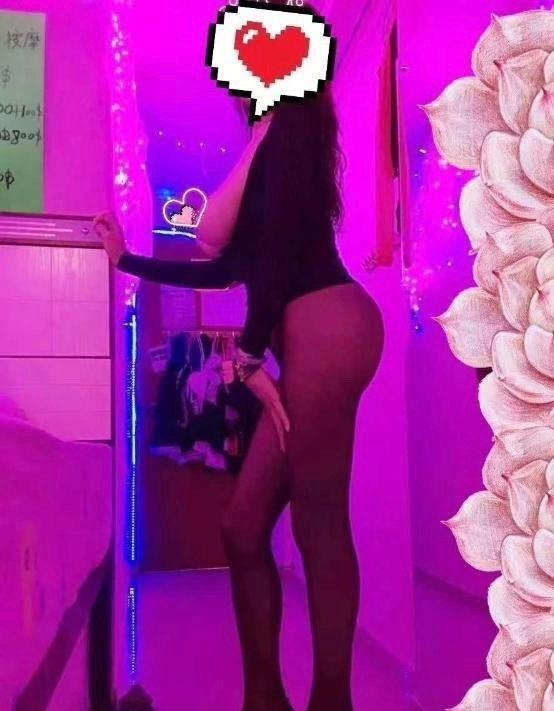 徐汇区丰乳肥臀娜娜