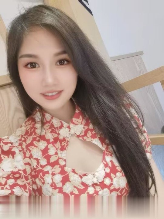 成都果儿妹子回归做爱 胸推