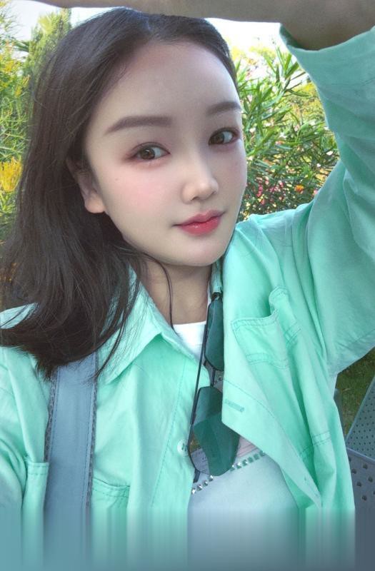 广东-广州俏皮性感小护士
