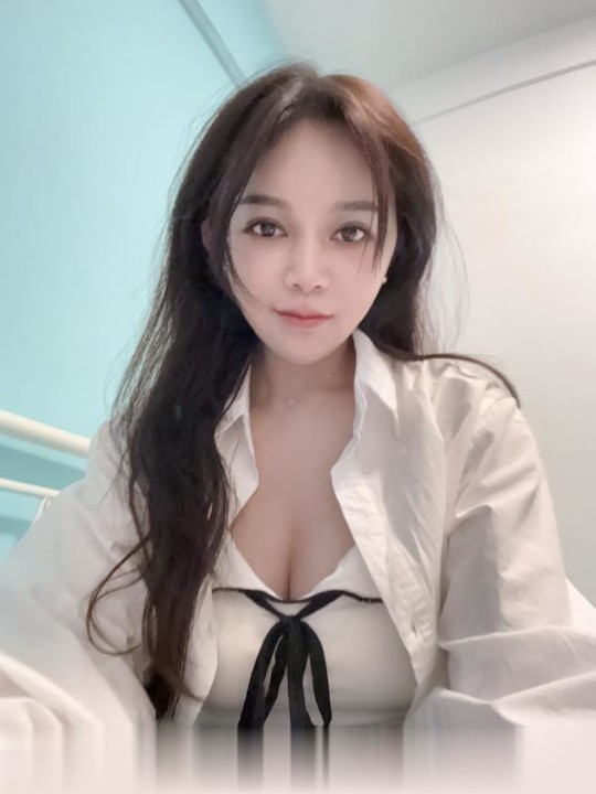 深圳南山荔林地铁站妮妮