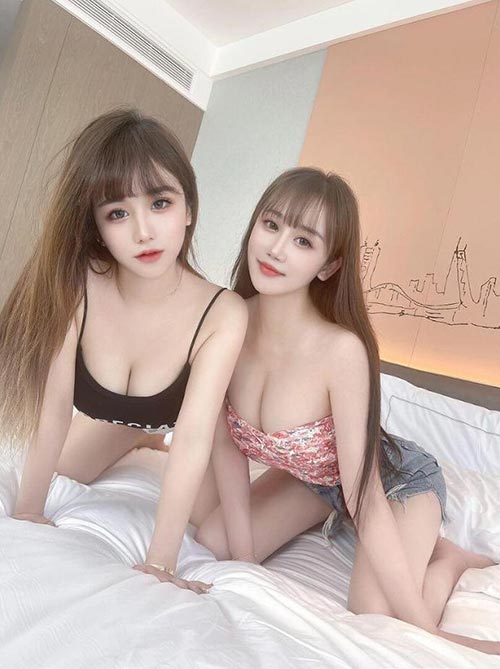 极品姐妹花,跪式服务小尺度