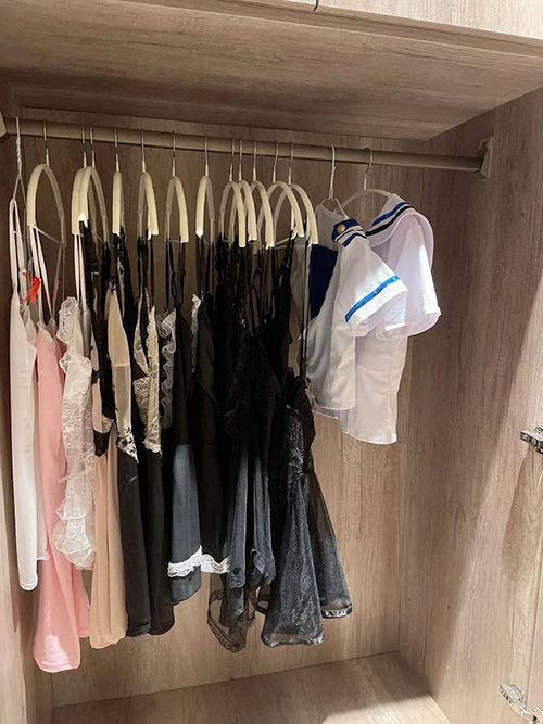 极品姐妹花,跪式服务小尺度