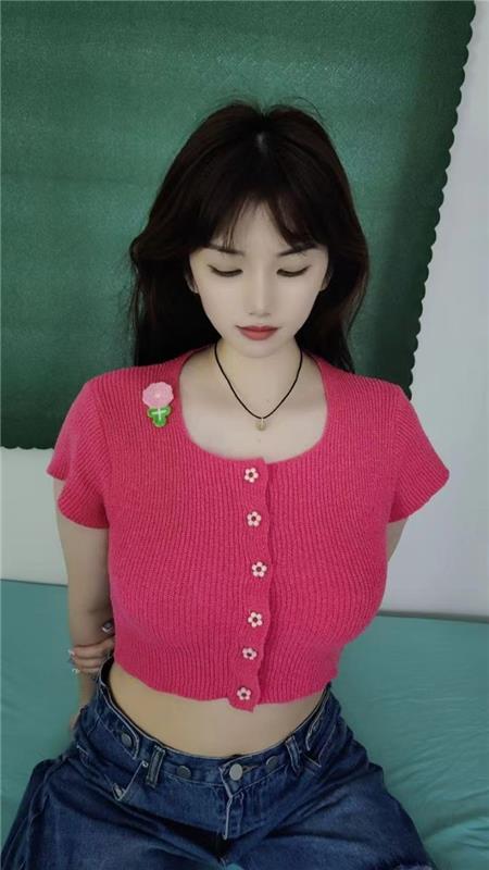 南京年轻冷白皮小妹白皮美女