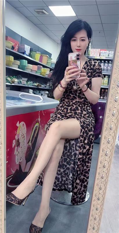 南通崇川区气质黑丝美少妇