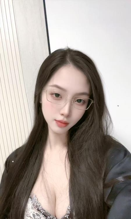 杭州市东站反差明媚儿