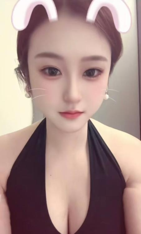 深圳市罗湖性感大胸妹