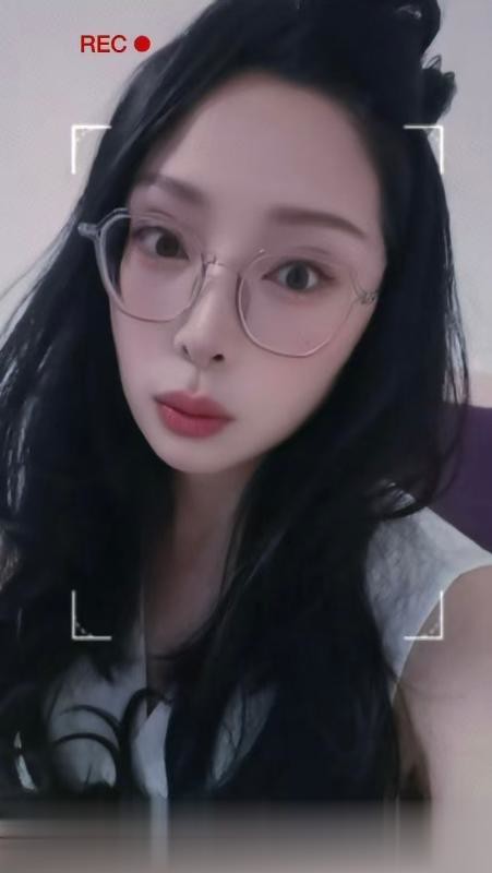 广州东圃广场芯芯老师小穴会夹,叫床声很大