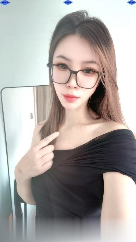 铁西反差眼镜妹