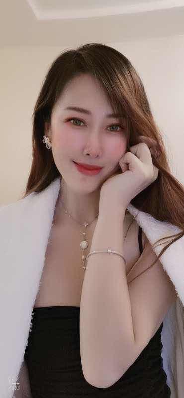 极品小女优,温柔如女友,身材如闪电,我如小狼犬,感...